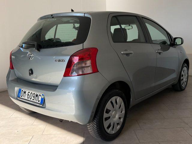 TOYOTA Yaris 1.0 5 porte Sol