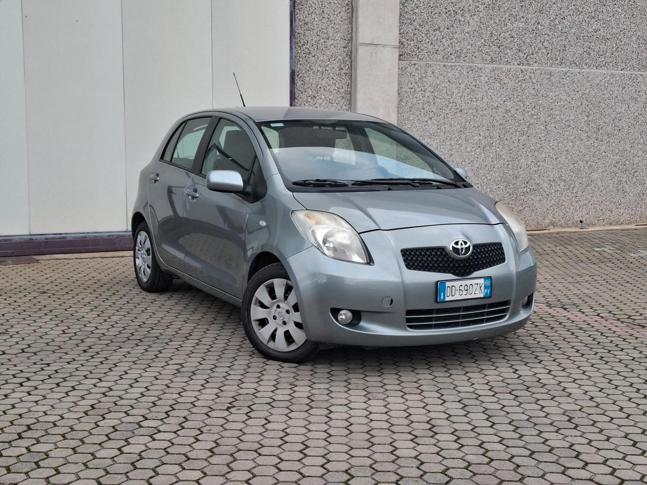 Toyota Yaris 1.3 5p. Sol *NEOPATENTATI*