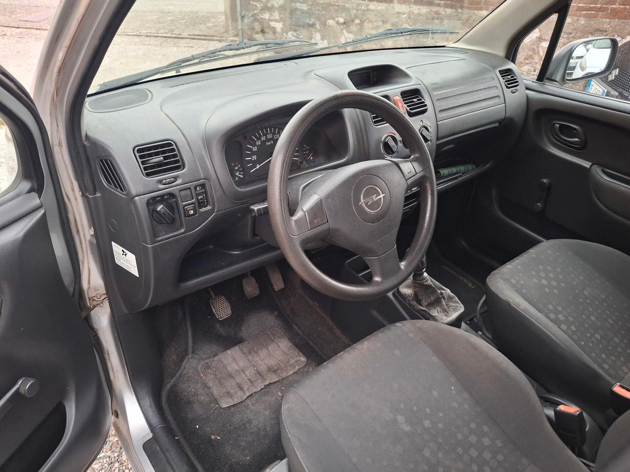 Opel Agila 1.2 16V Club