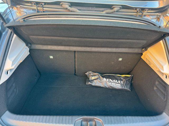 RENAULT Clio Full Hybrid E-Tech 140 CV Business