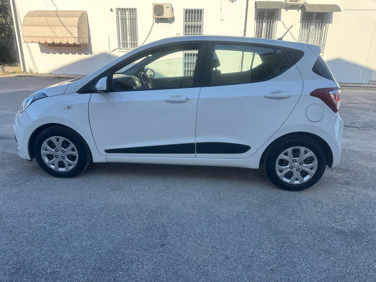 Hyundai i10 1.0 MPI Sound Edition