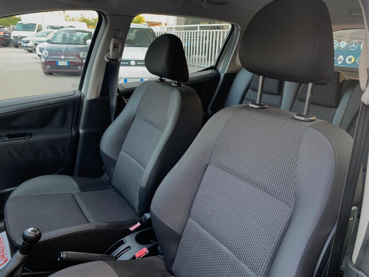 Peugeot 207 1.6 HDi 90CV 5p. 99g