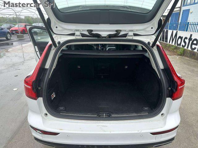 VOLVO V60 Cross Country V60 Cross 2.0 b4 Business Pro awd auto - GE939CH