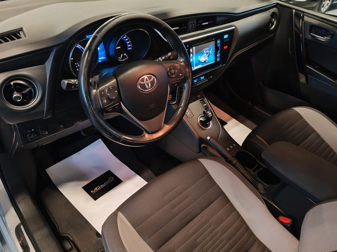 Toyota Auris 1.8 Hybrid Lounge