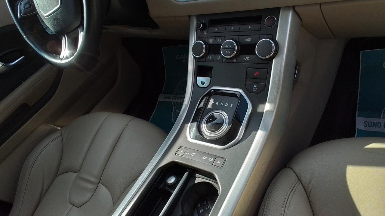 Range Rover Evoque 2.2 TD4 5p. Pure