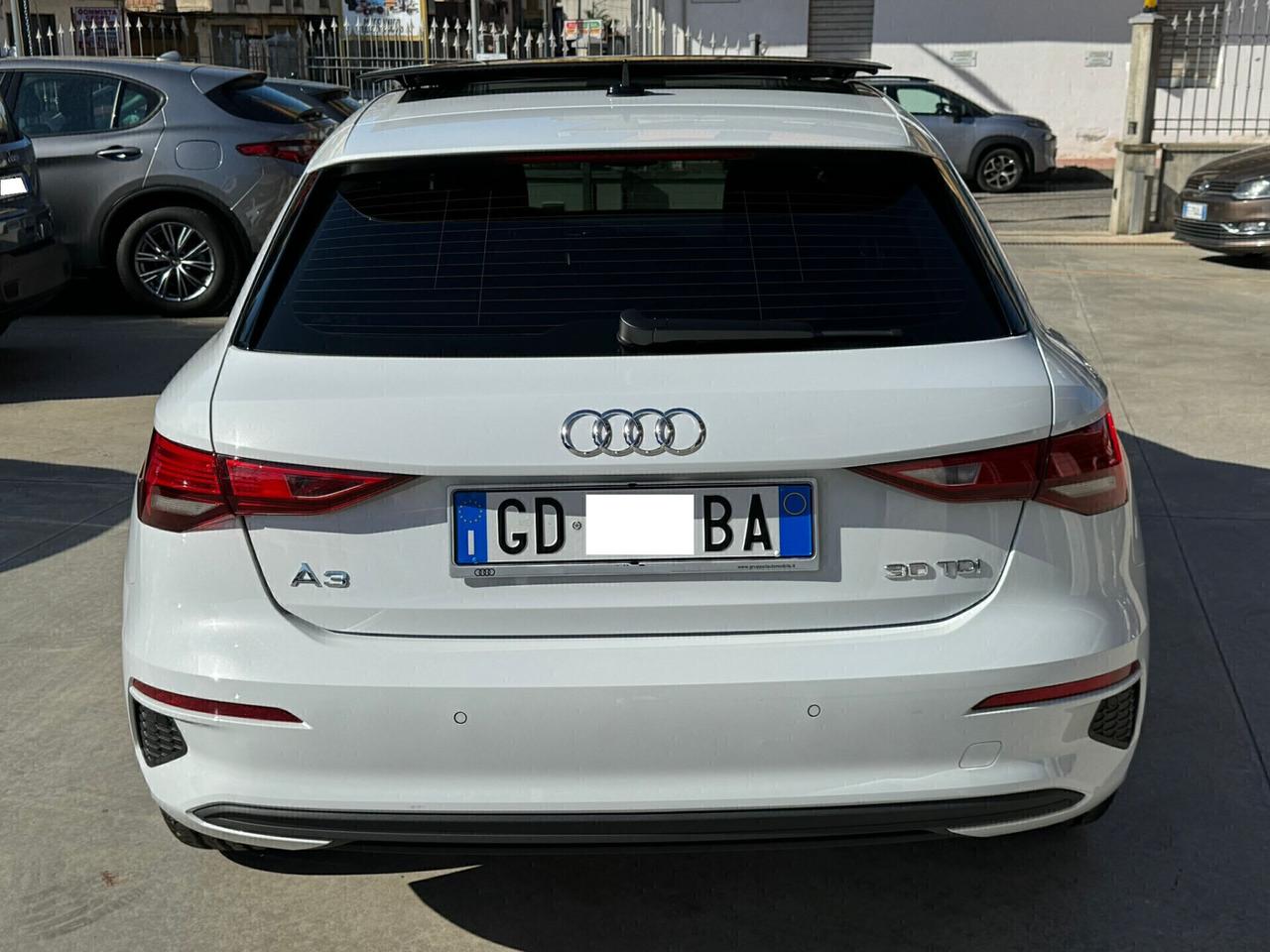 Audi A3 SPB 2.0 TDI TETTO NAVI VIRTUAL CERCHI 18 FARI FULL LED