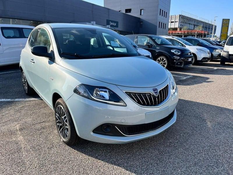 Lancia Ypsilon 1.0 FireFly 5 porte S&S Hybrid Platino