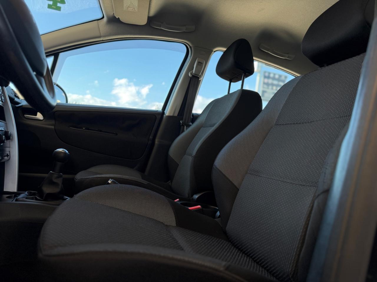 Peugeot 207 1.4 HDi 70CV