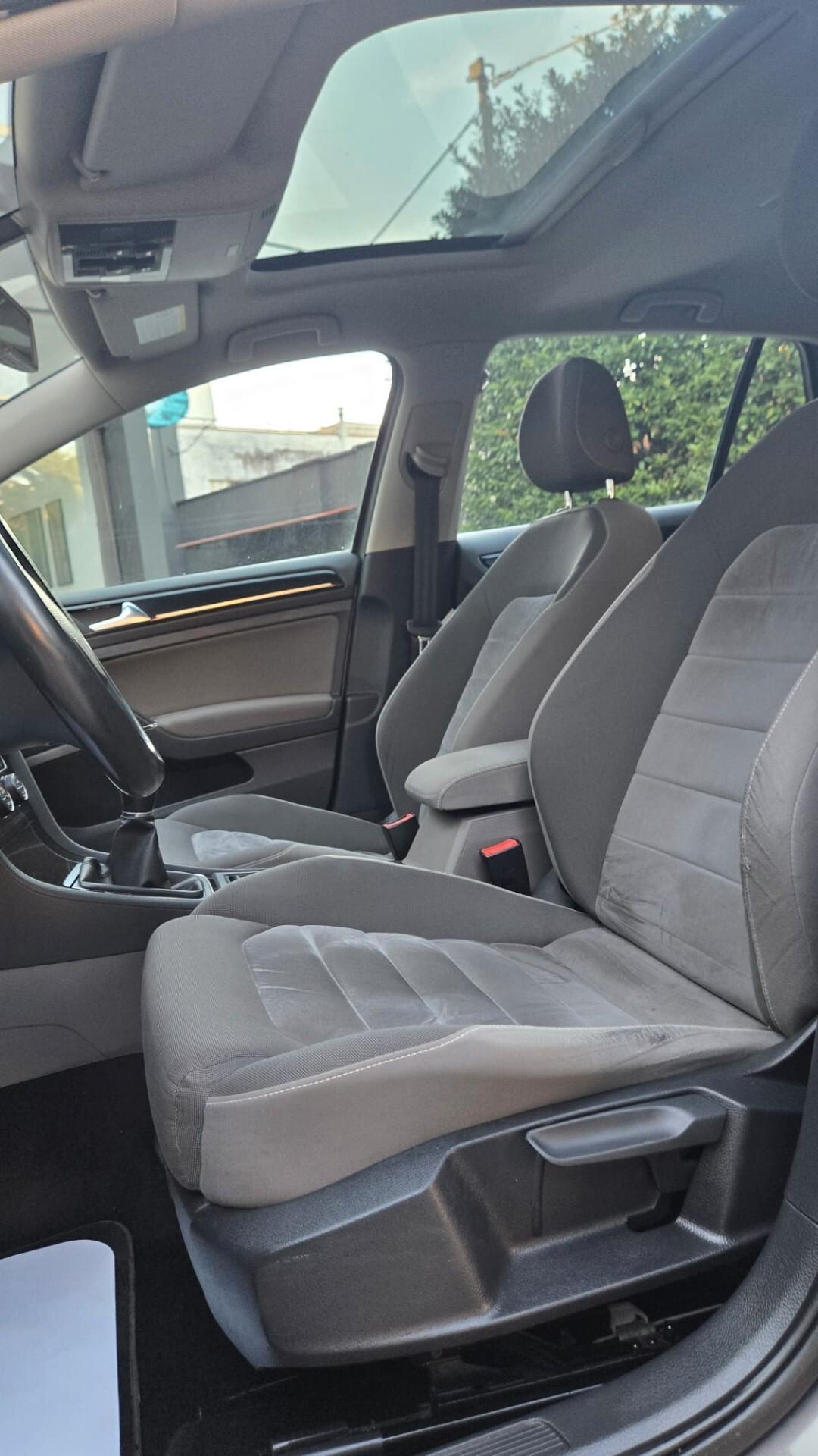 Volkswagen Golf 1.4 TSI 140 CV 5p. Highline BlueMotion Tettuccio