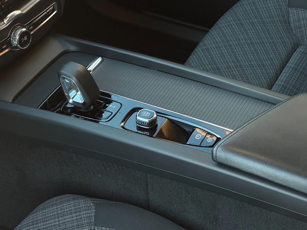 Volvo XC 60 XC60 B4 (d) automatico Business