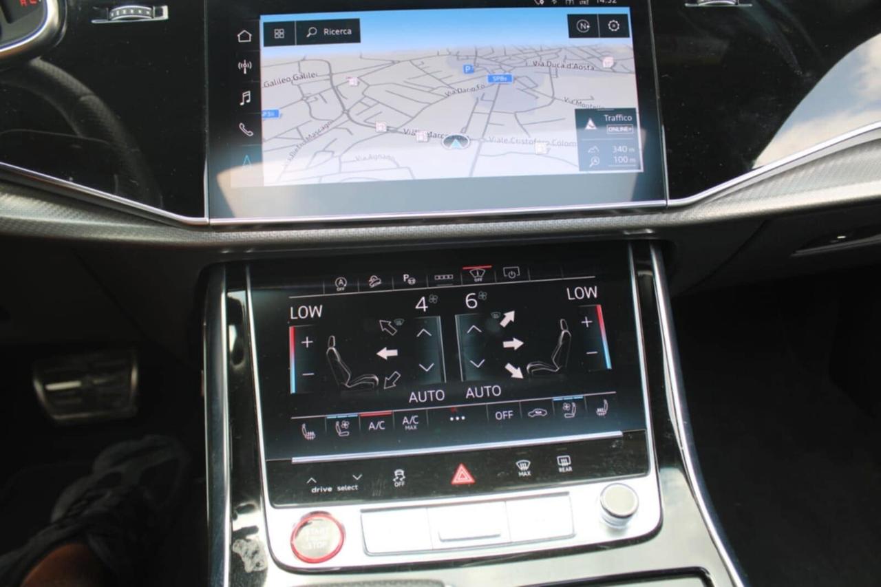 Audi Q8 RS TFSI V8 quattro tiptronic