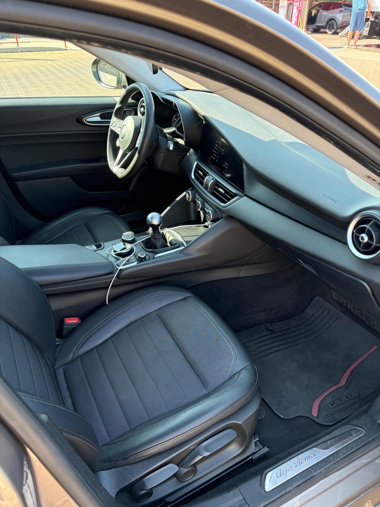 Alfa Romeo Giulia 2.2 Turbodiesel 180 CV Super UNIPRO