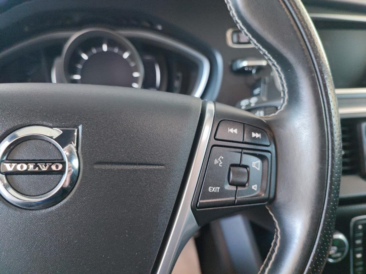 Volvo V40 D2 R-design