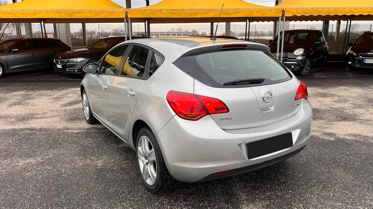 Opel Astra 1.7 CDTI 110CV 5 porte Cosmo