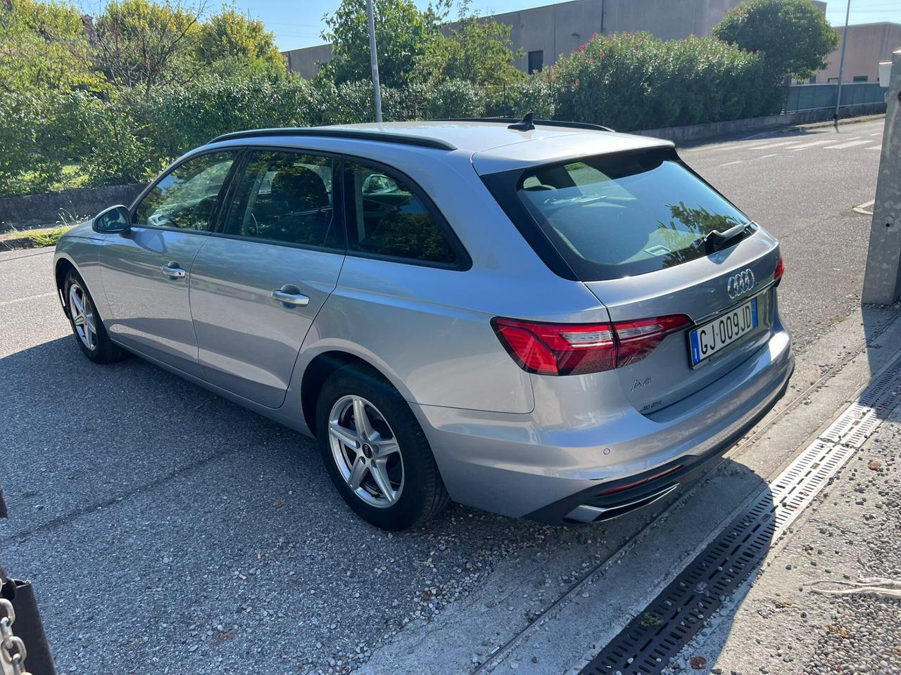 Audi A4 Avant 35 TDI/163 CV S tronic Business Advanced