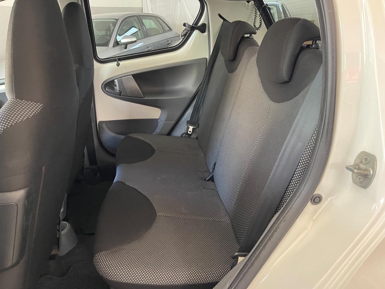 Toyota Aygo 1.0 12V VVT-i 5 porte Now Connect