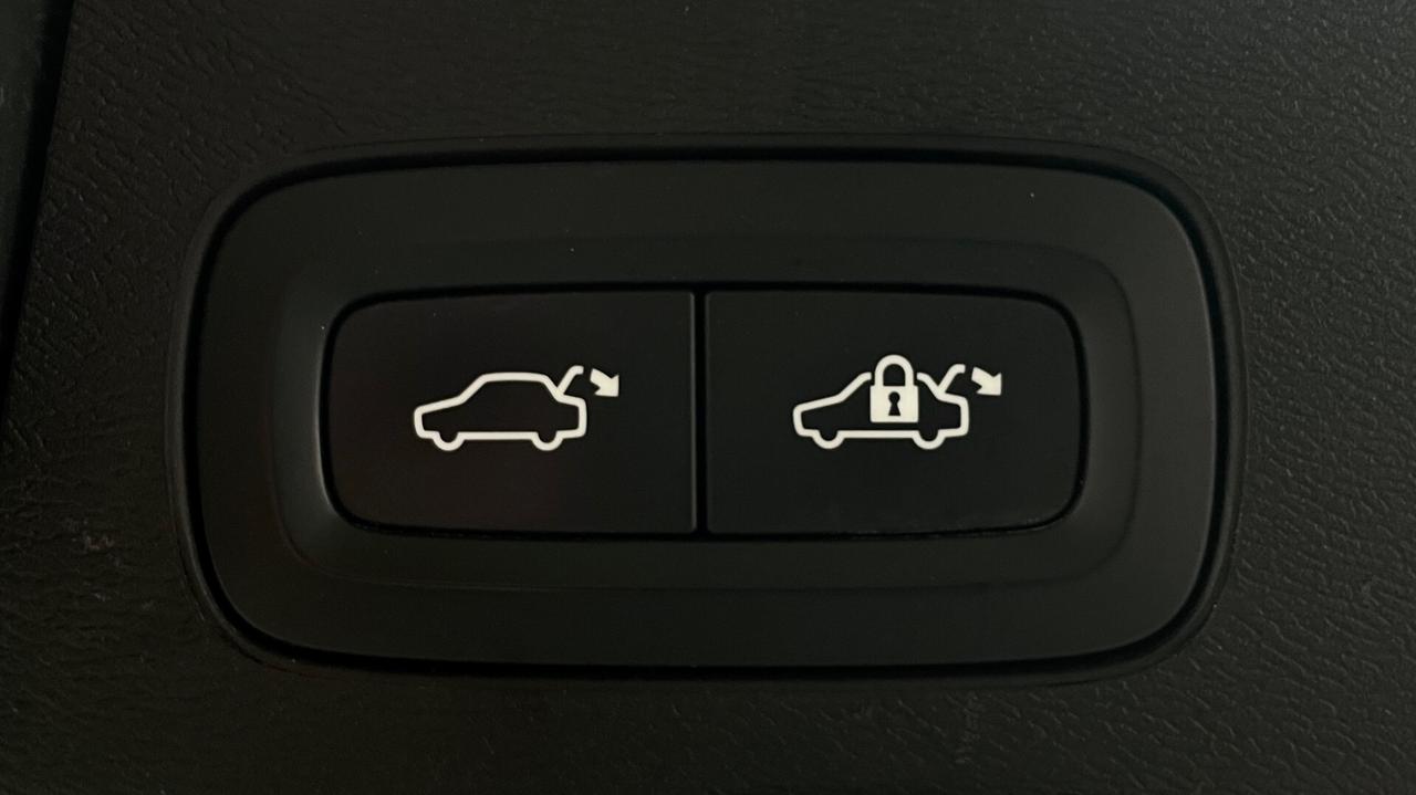 VOLVO XC60 D4 2.0 GEARTRONIC INSCRIPTION 190CV - FULL LED, VIRTUAL COCKPIT, CARPLAY