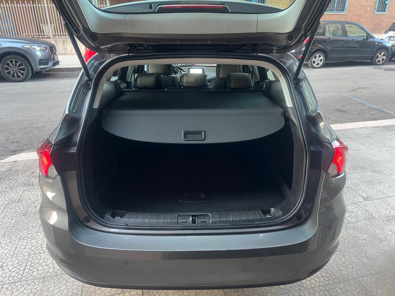 Fiat Tipo 1.3 Mjt S&S SW Lounge