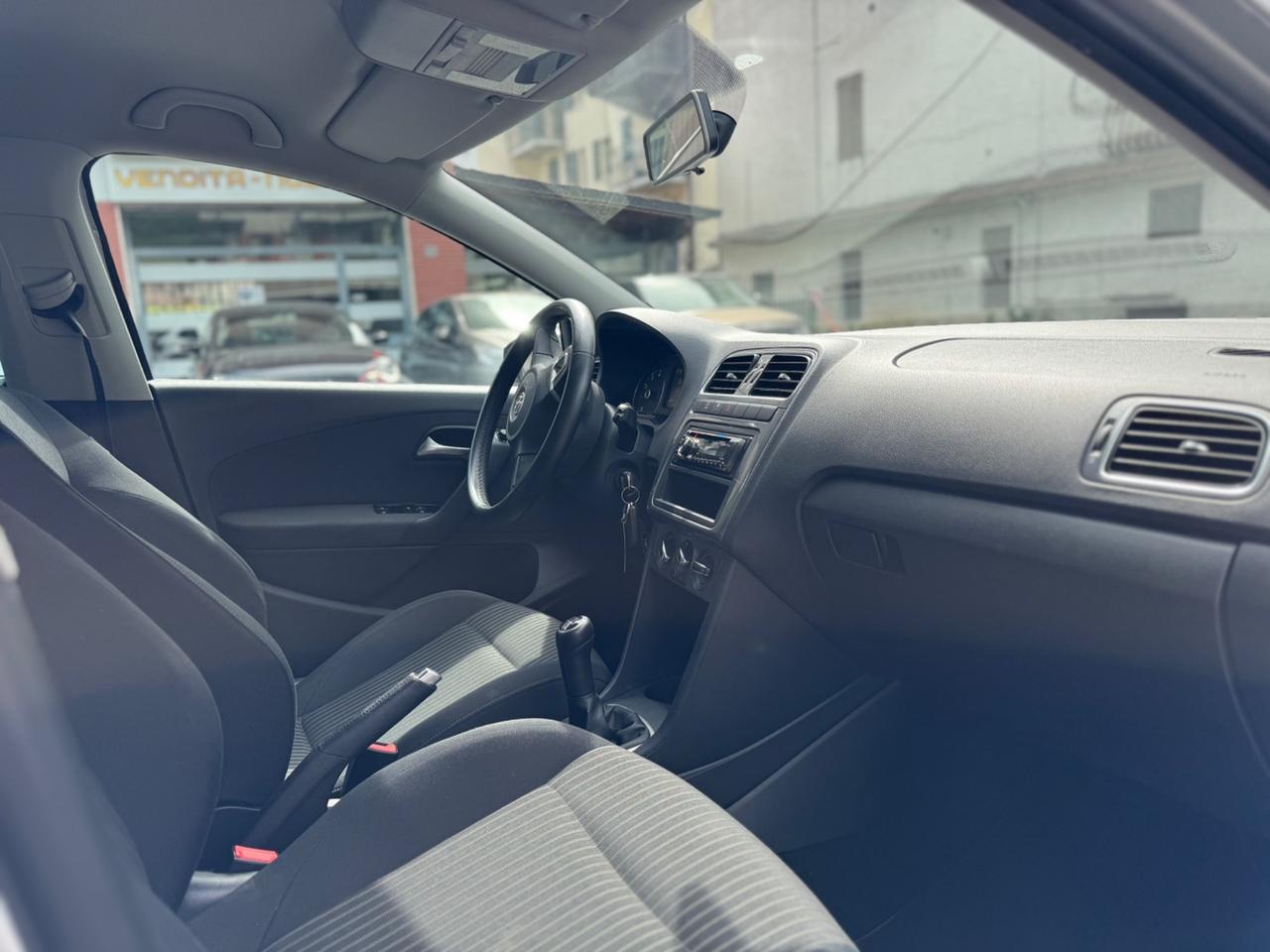 Volkswagen Polo 1.4 5 porte - CON SENSORI PER IL PARCHEGGIO - OK NEOPATENTATI