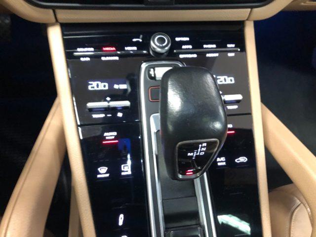 PORSCHE Cayenne 3.0 V6
