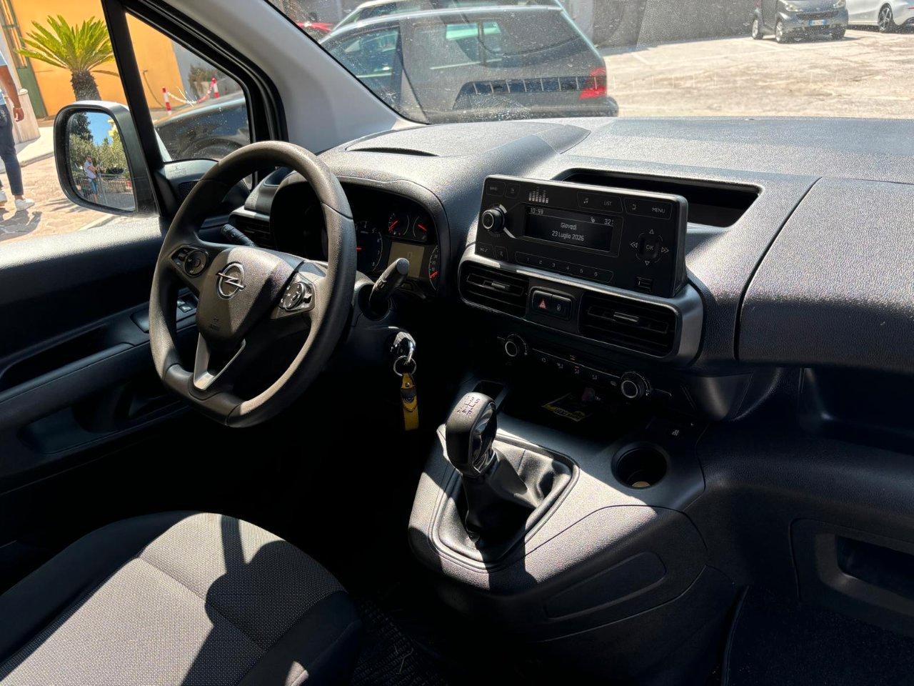 OPEL Combo cargo 1.5d 100cv L2H1 Essentia mt6 IVA ESPOSTA