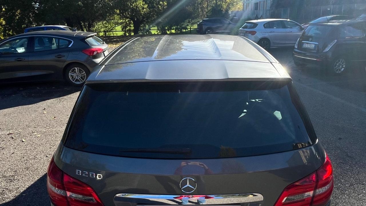 Mercedes-benz B 200 250 Automatic Premium