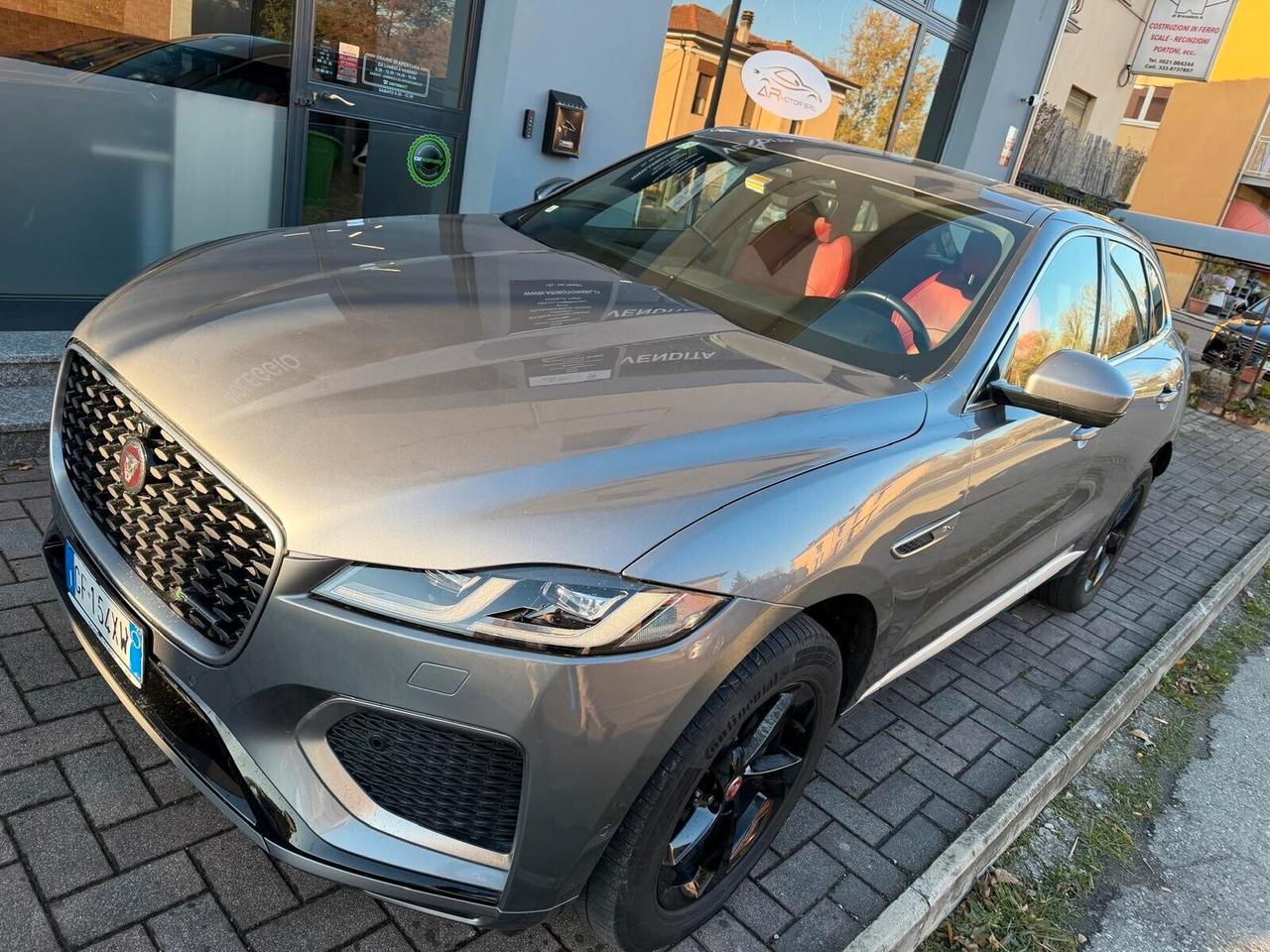 Jaguar F-Pace 2.0 D 163 CV AWD AUT. R-DYNAMIC SE