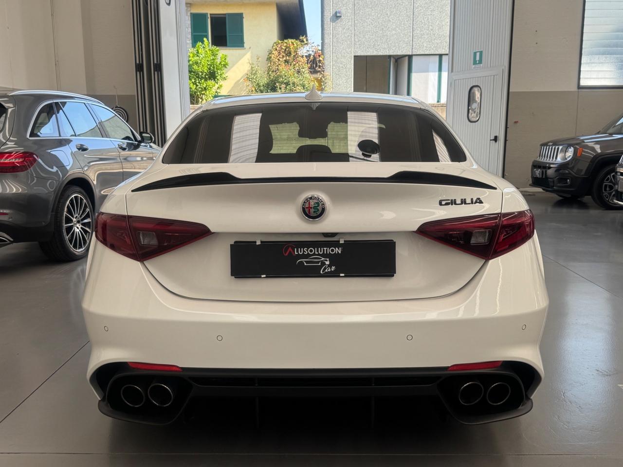 Alfa Romeo Giulia 2.9 V6 Bi-Turbo AT8 Quadrifoglio