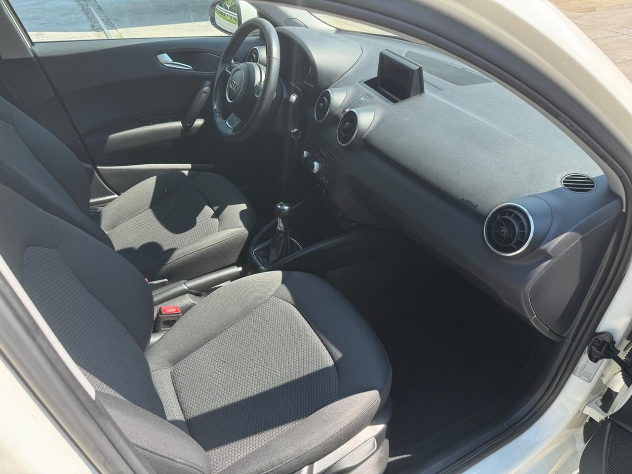 Audi A1 1.6 TDI 90CV MANUALE NEOPATENTATI