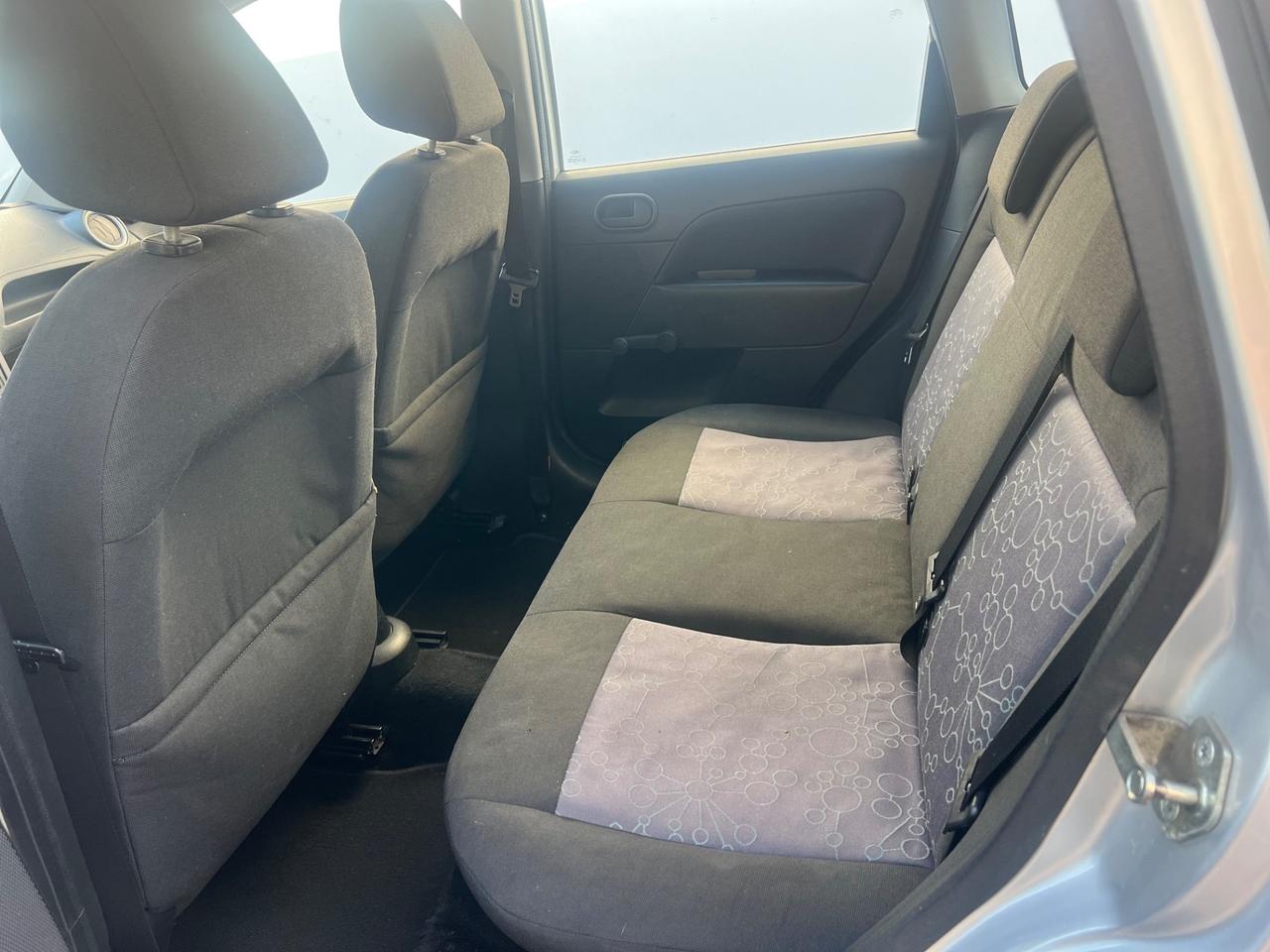 Ford Fiesta 1.2 BENZ PER NEOPATENTATI