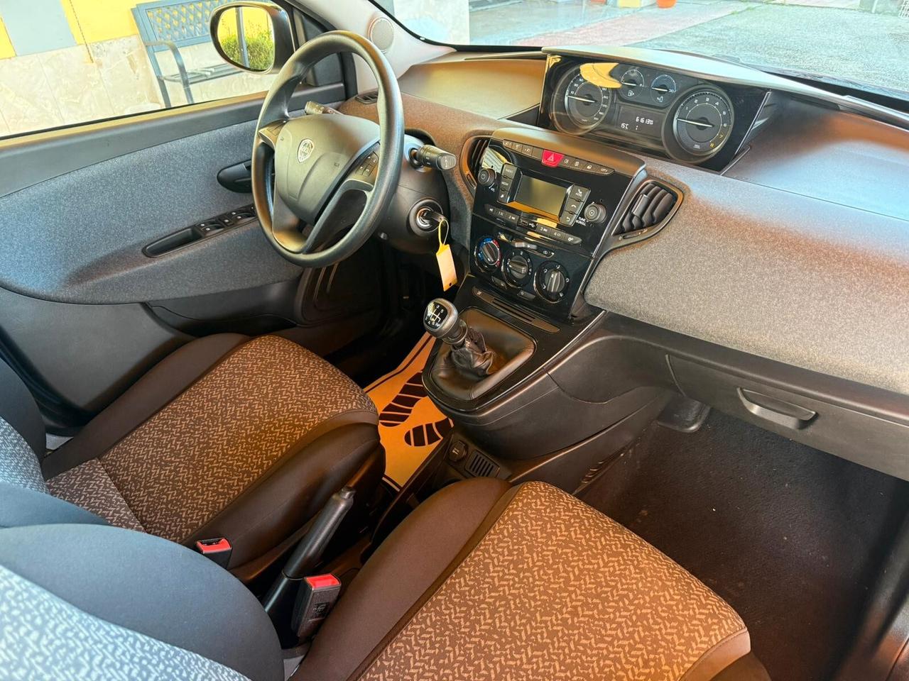 Lancia Ypsilon 1.0 FireFly 5 porte S&S Hybrid Silver Plus