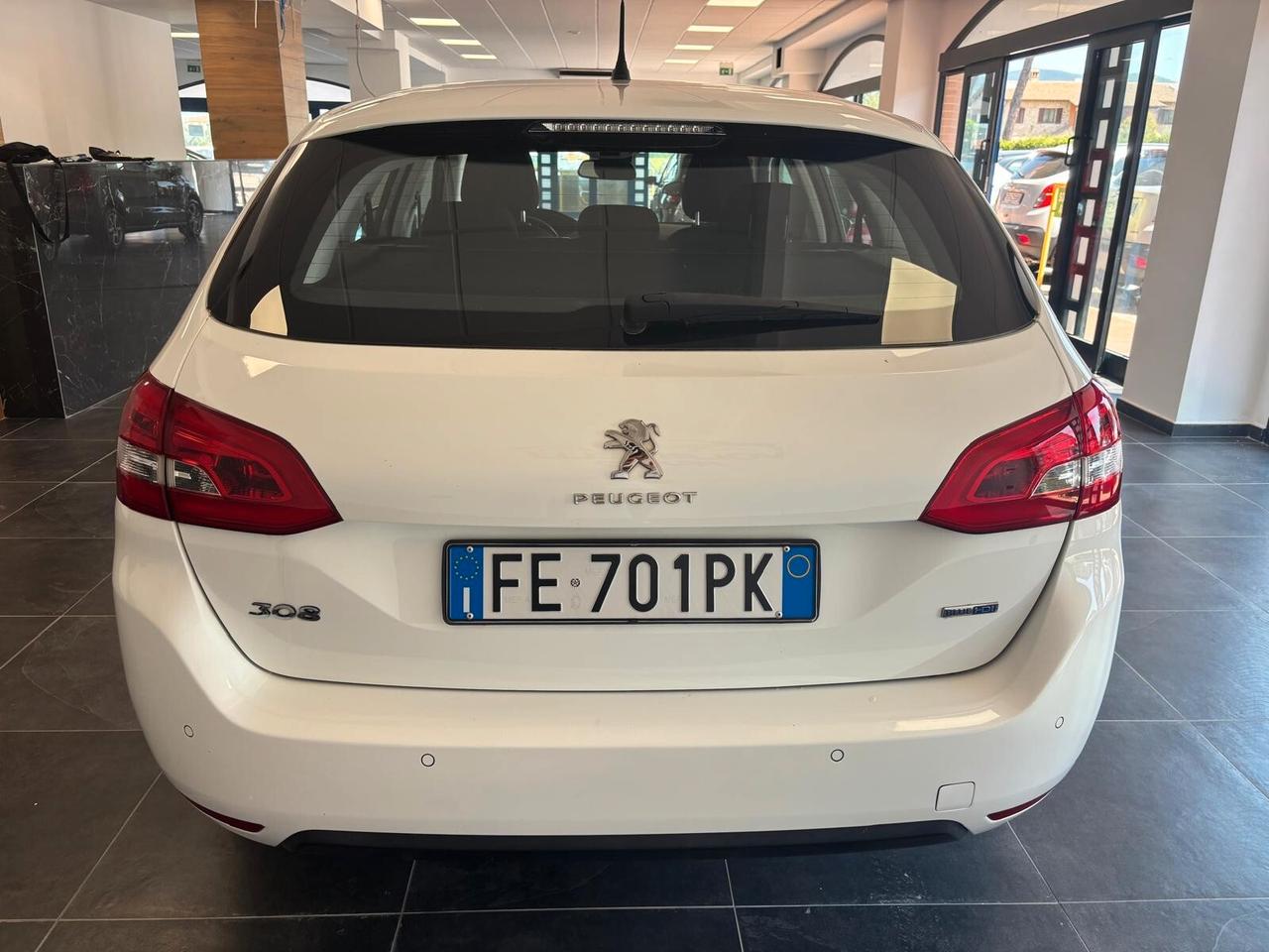 PEUGEOT 3008 ANNO 2016 DS 1.6 ADATTA NEOPATENTATI KM 140 MILA