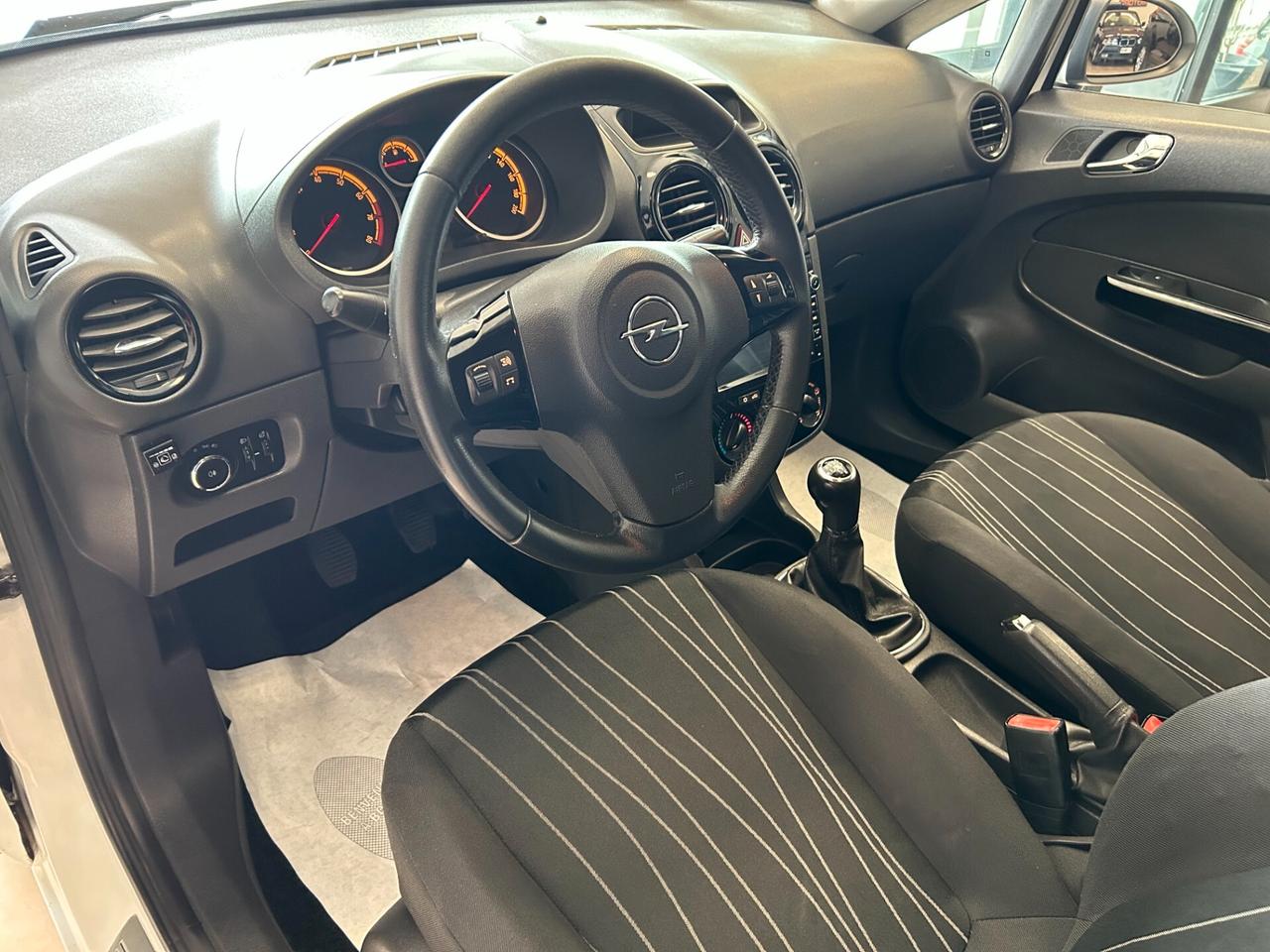 Opel Corsa 1.2 80CV 5 porte GPL-TECH Edition