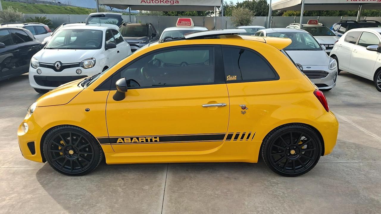 Abarth 595 1.4 Turbo T-Jet 165 CV con tetto apribile
