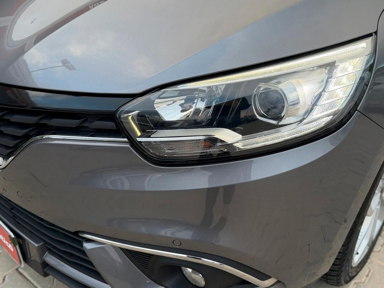 Renault Scénic Blue dCi 120 CV Initiale Paris OK NEOPATENTATI