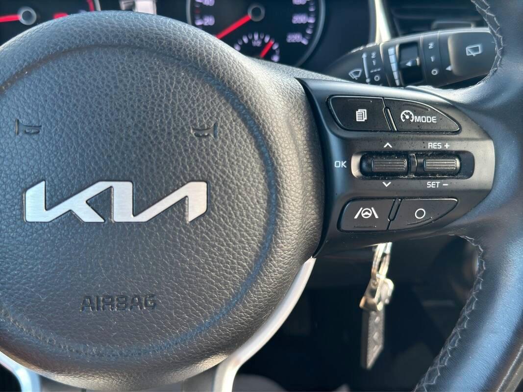 Kia STONIC . ACTIVE BUSINESS CON TELECAMERA E CARPLAY