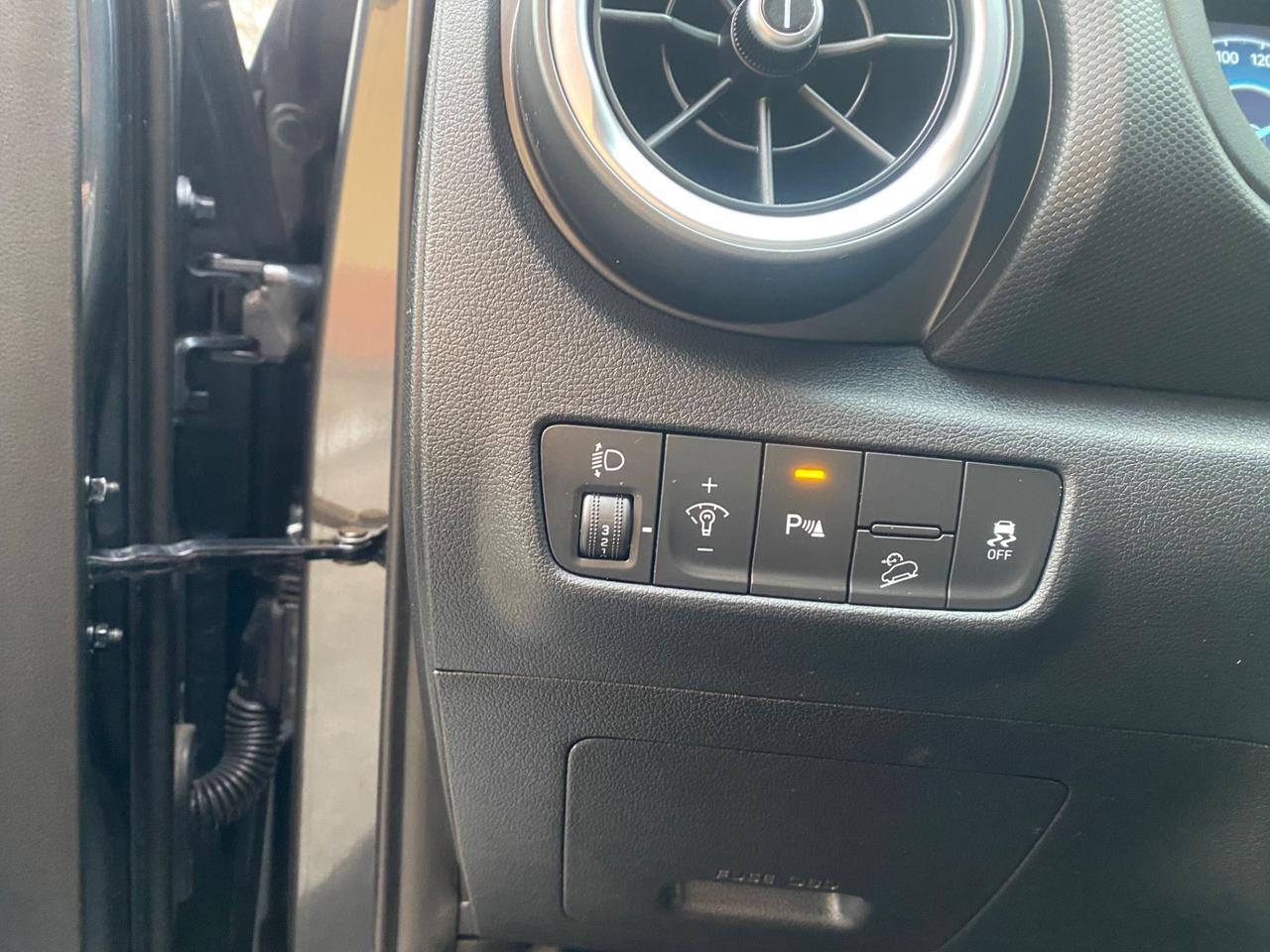 Hyundai Kona 1.0 T-GDI Hybrid 48V iMT XLine NEOPATENTATI!!!