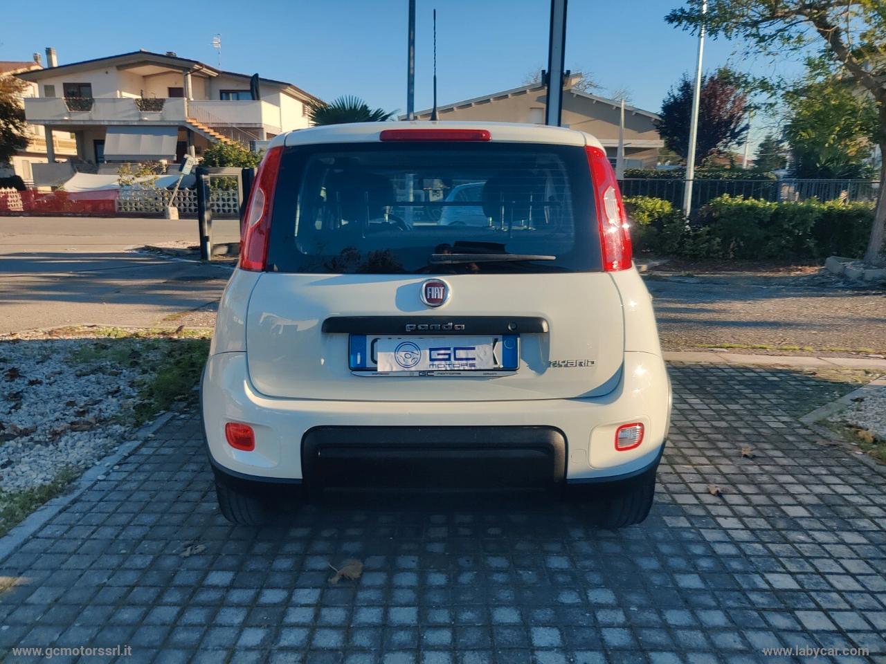 Fiat Panda 1.0 GSE S&S Hybrid Street Van 4 posti