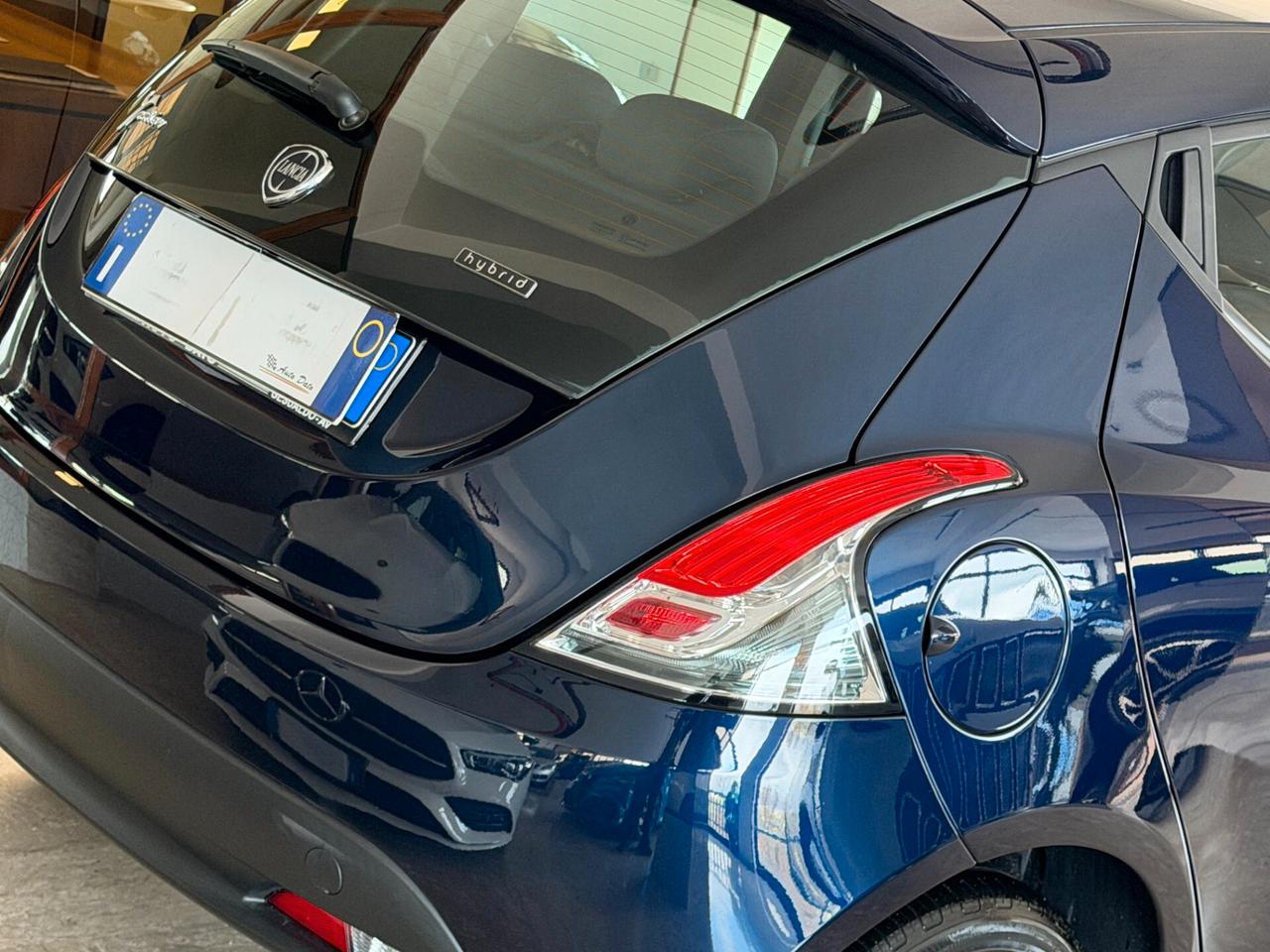 Lancia Ypsilon 1.0 FIREFLY 70 cv. Hybrid SILVER