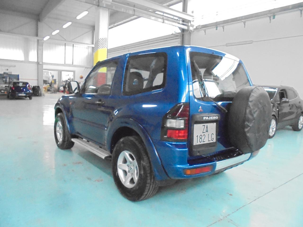 Mitsubishi Pajero 2.5 TDI 3p. GLX 4x4