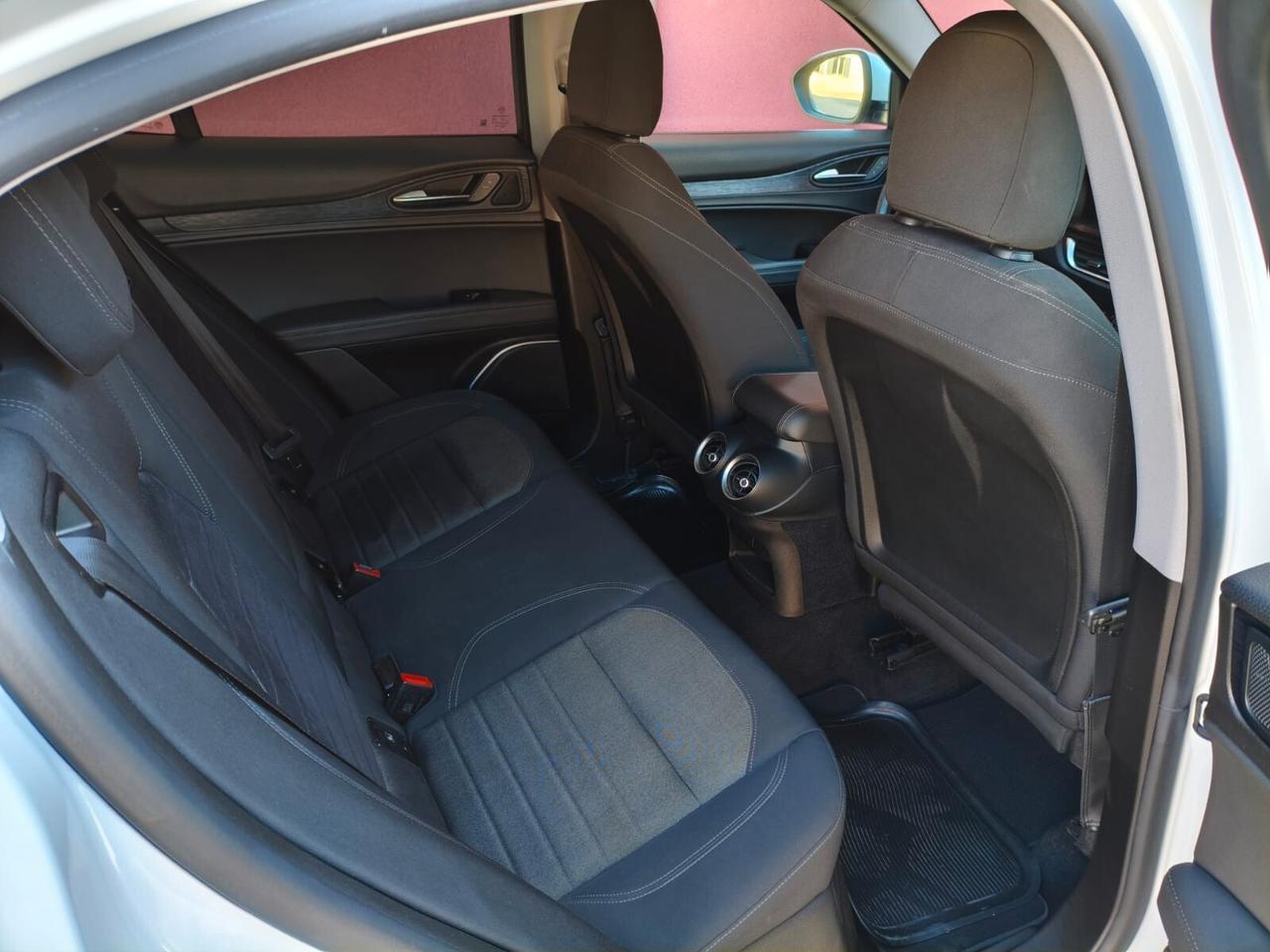 Alfa Romeo Stelvio 2.2 Turbodiesel 160 CV AT8 RWD Sport-Tech