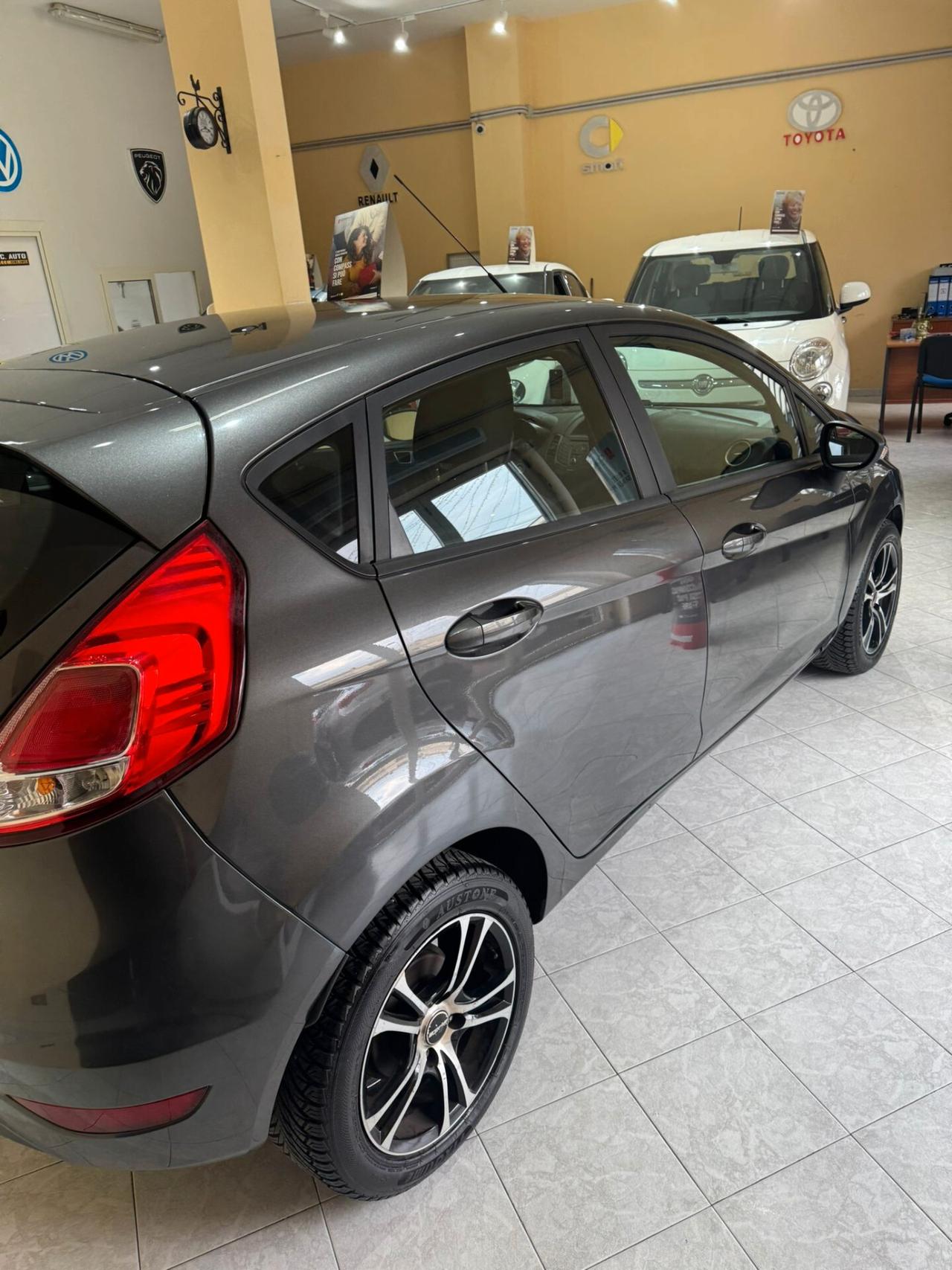Ford Fiesta 1.4 3 porte Bz.- GPL Black & White Edition