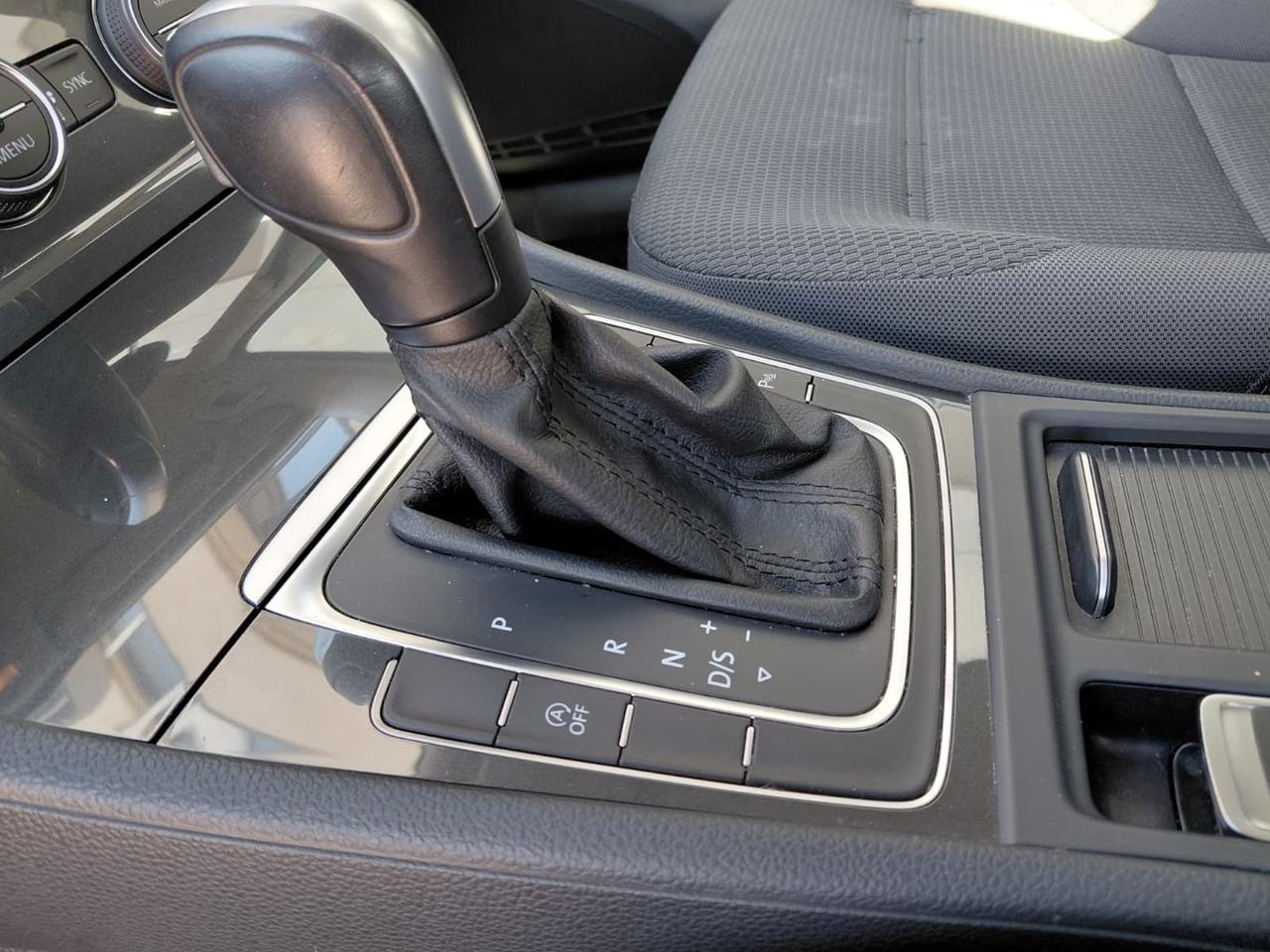 Volkswagen Golf Business 1.5 TGI BlueMotion #10224