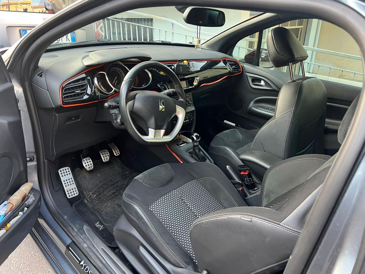 Ds DS3 3 1.4 VTi 95cv Just Black