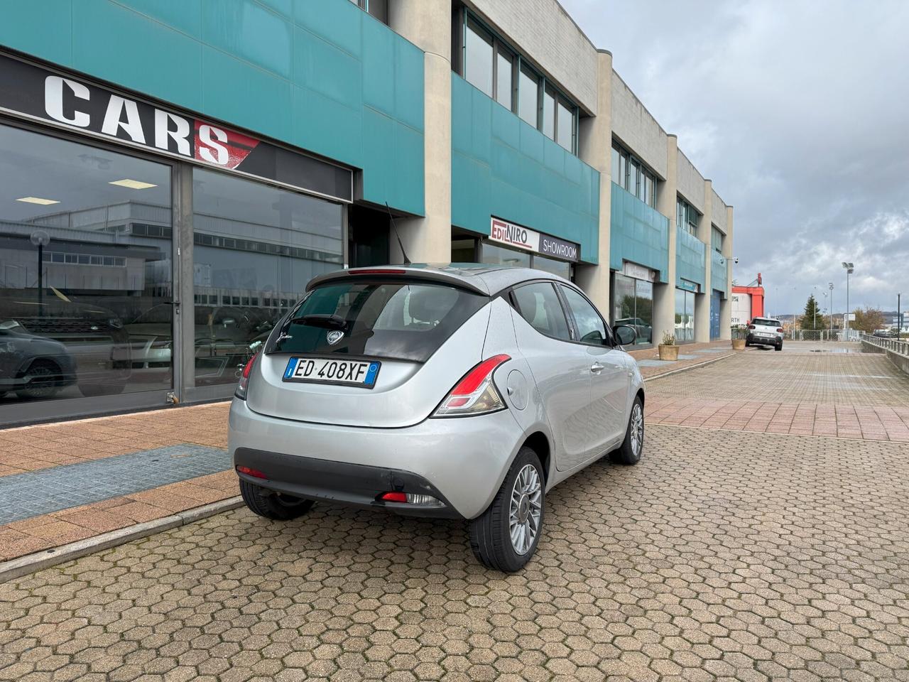 Lancia Ypsilon 0.9 TwinAir 85 CV 5 porte S&S Gold