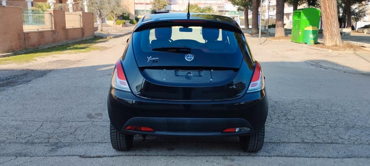 Lancia Ypsilon 1.2 69 CV 5 porte S&S Gold