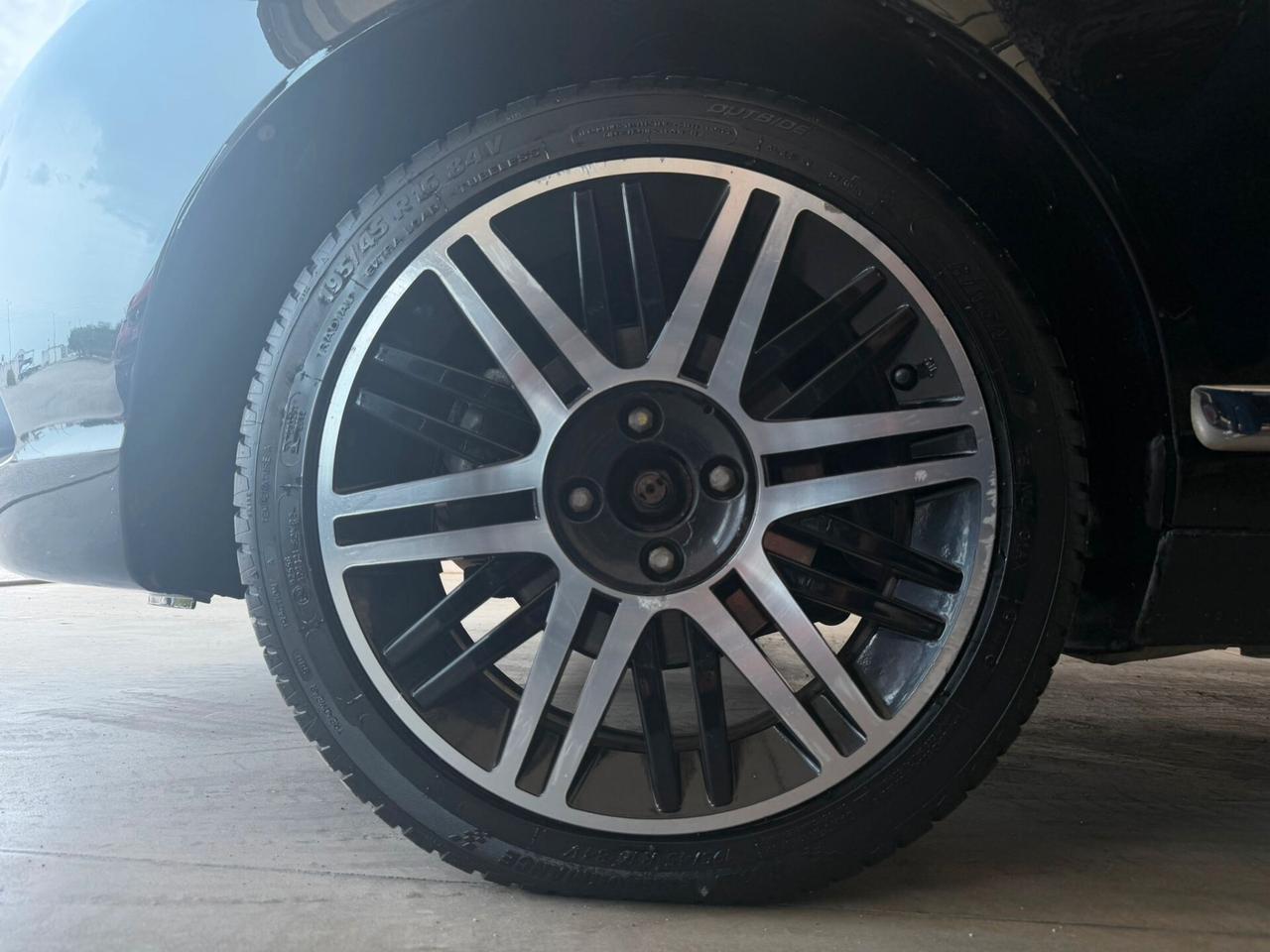Lancia Ypsilon 1.4 ELLE Ecochic BENZINA/GPL
