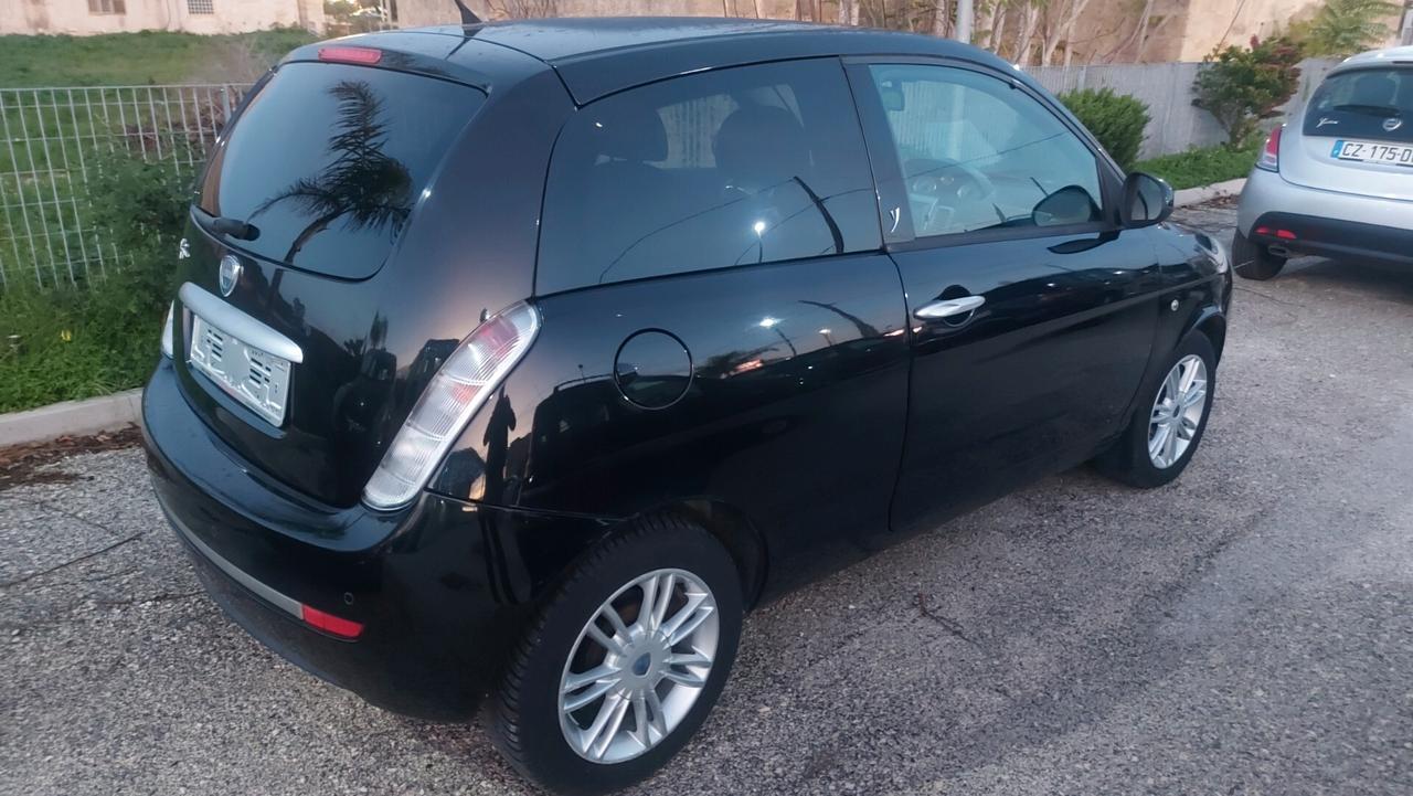 Lancia Ypsilon 1.2 69 CV Diva