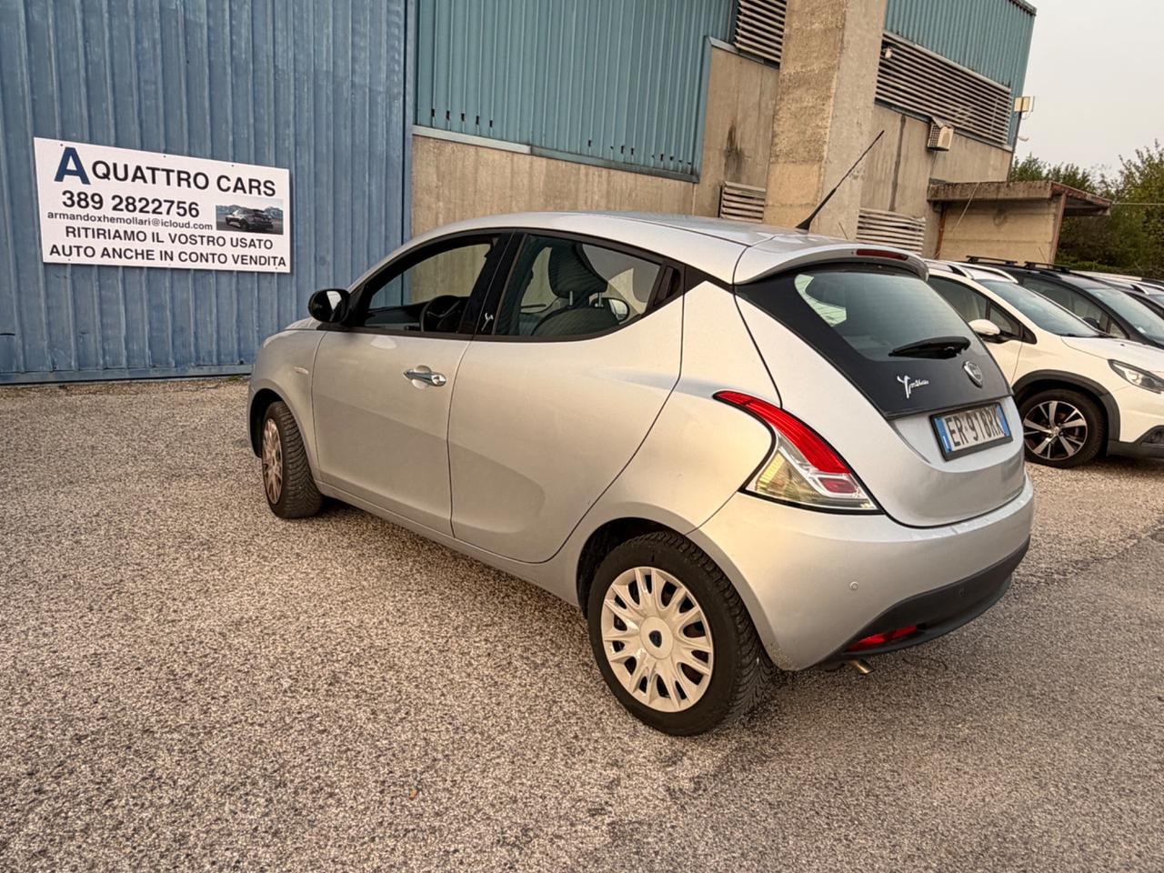 Lancia Ypsilon 1.2 69 CV 5 porte S&S Platinum