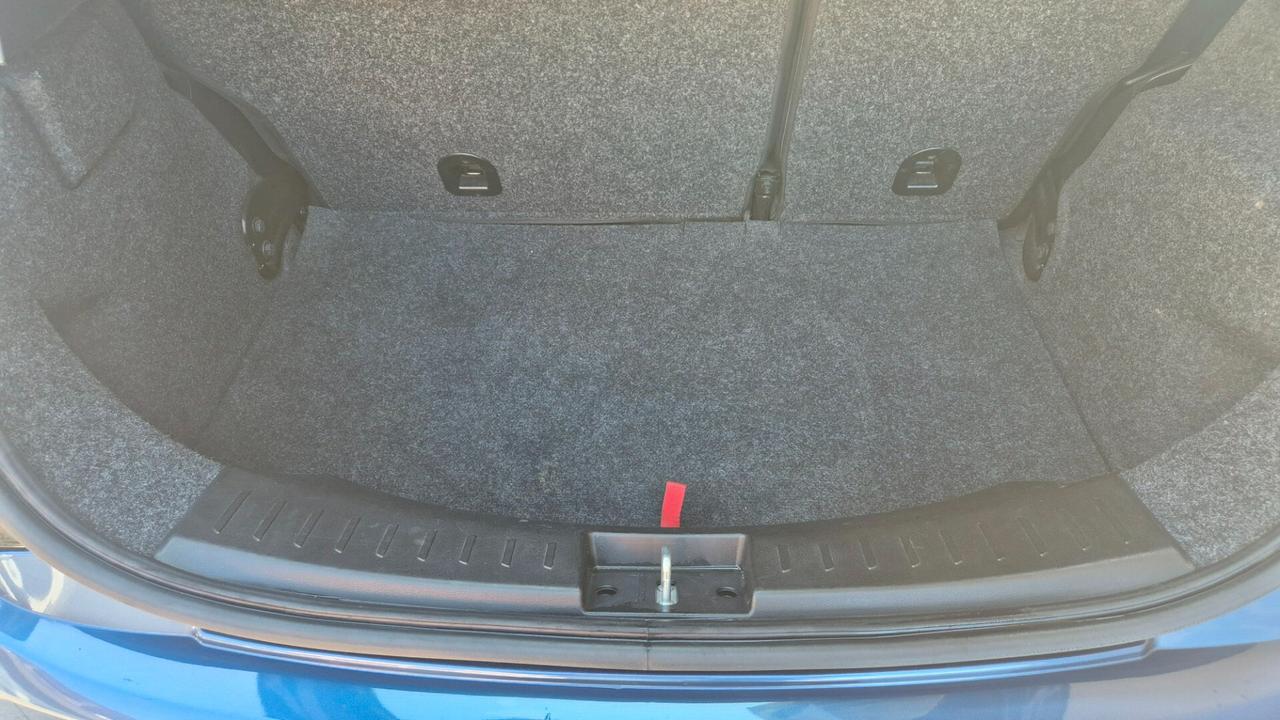 Lancia Ypsilon 1.0 FireFly 5 porte S&S Hybrid Silver